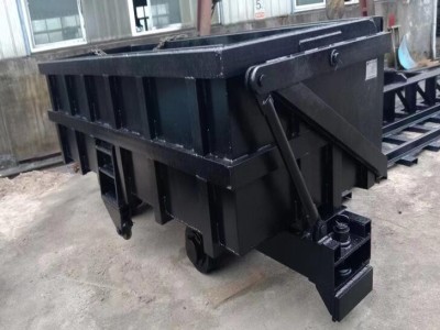 矿用MCC2.0-6单侧曲轨侧卸式矿车 由卷扬机牵引行走